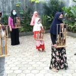 Binaan Yayasan Mi’raj Mulia Belajar Seni Angklung