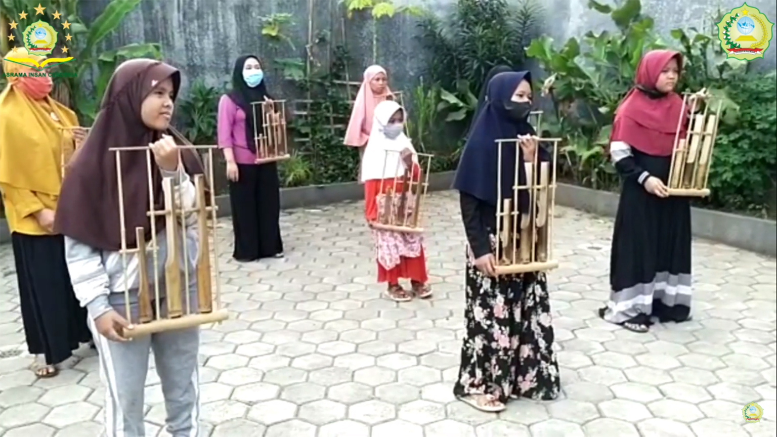 Binaan Yayasan Mi’raj Mulia Belajar Seni Angklung